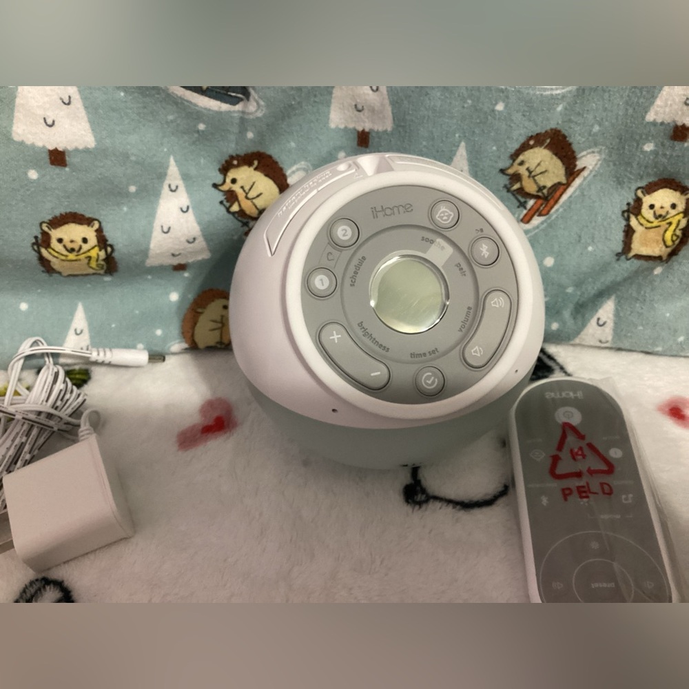 iHome - Picture 3 of 4